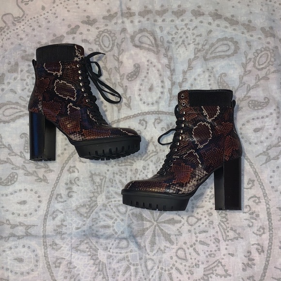 Vince Camuto Shoes - Vince Camuto Ermania Combat Block Heel Platform Boots Brown Snake Lace Up Sz 9